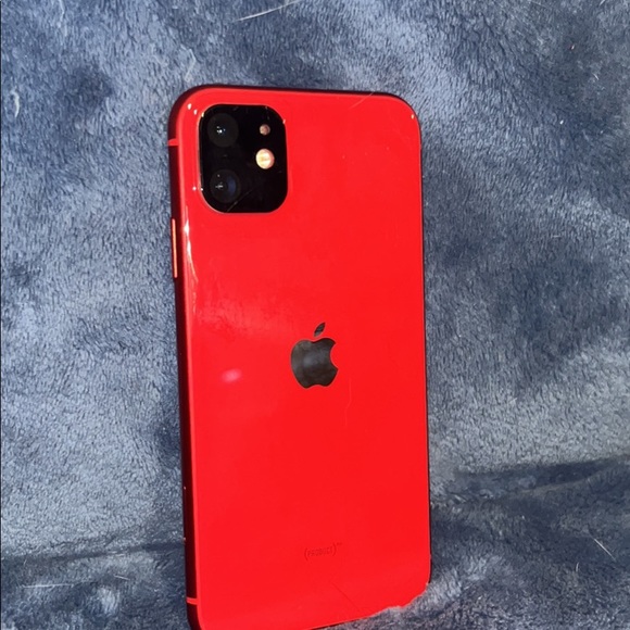 iPhone 11 unlocked - Picture 2 of 2